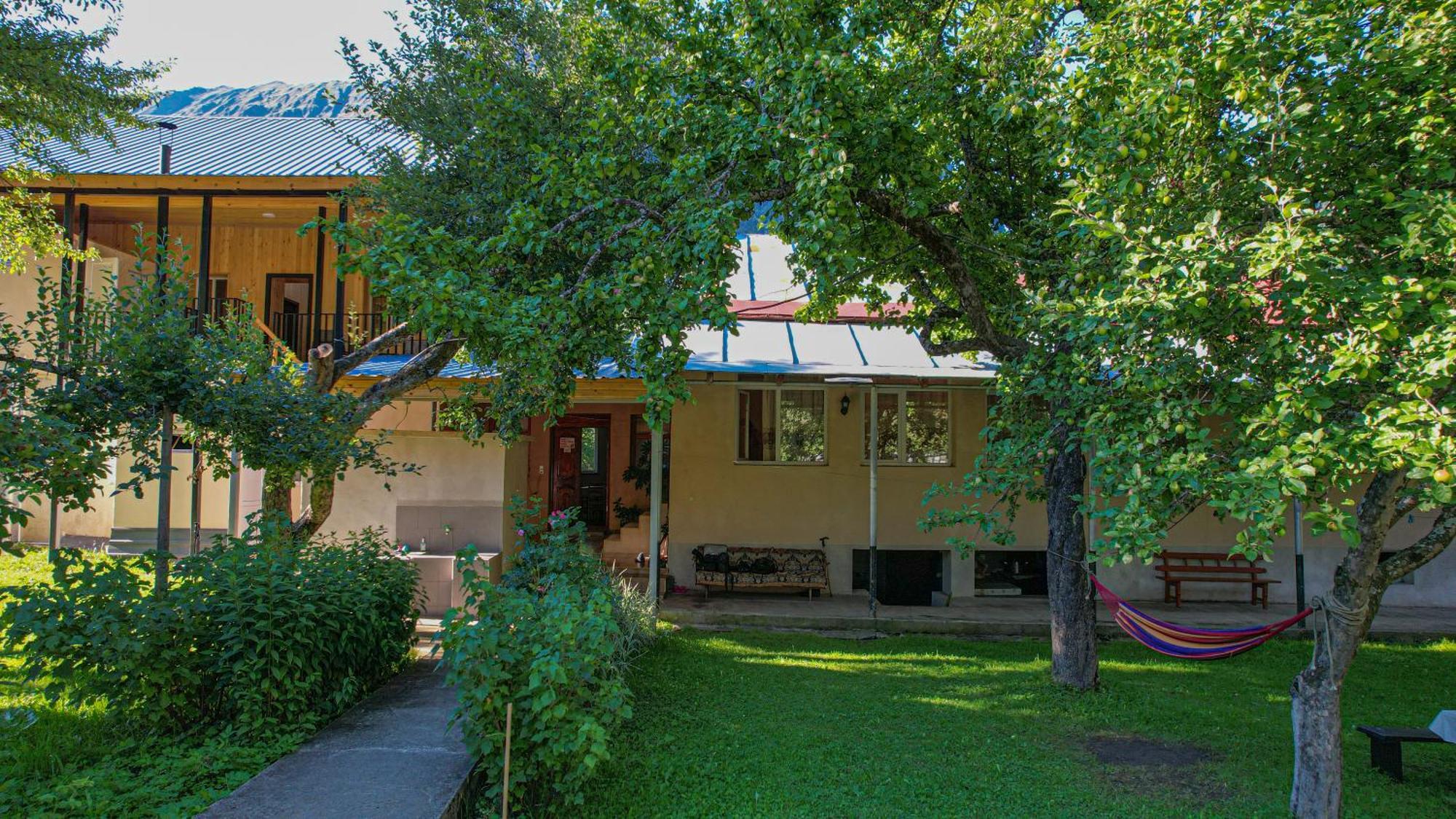 Givi Kakhiani'S Guesthouse Zhabeshi Exteriér fotografie