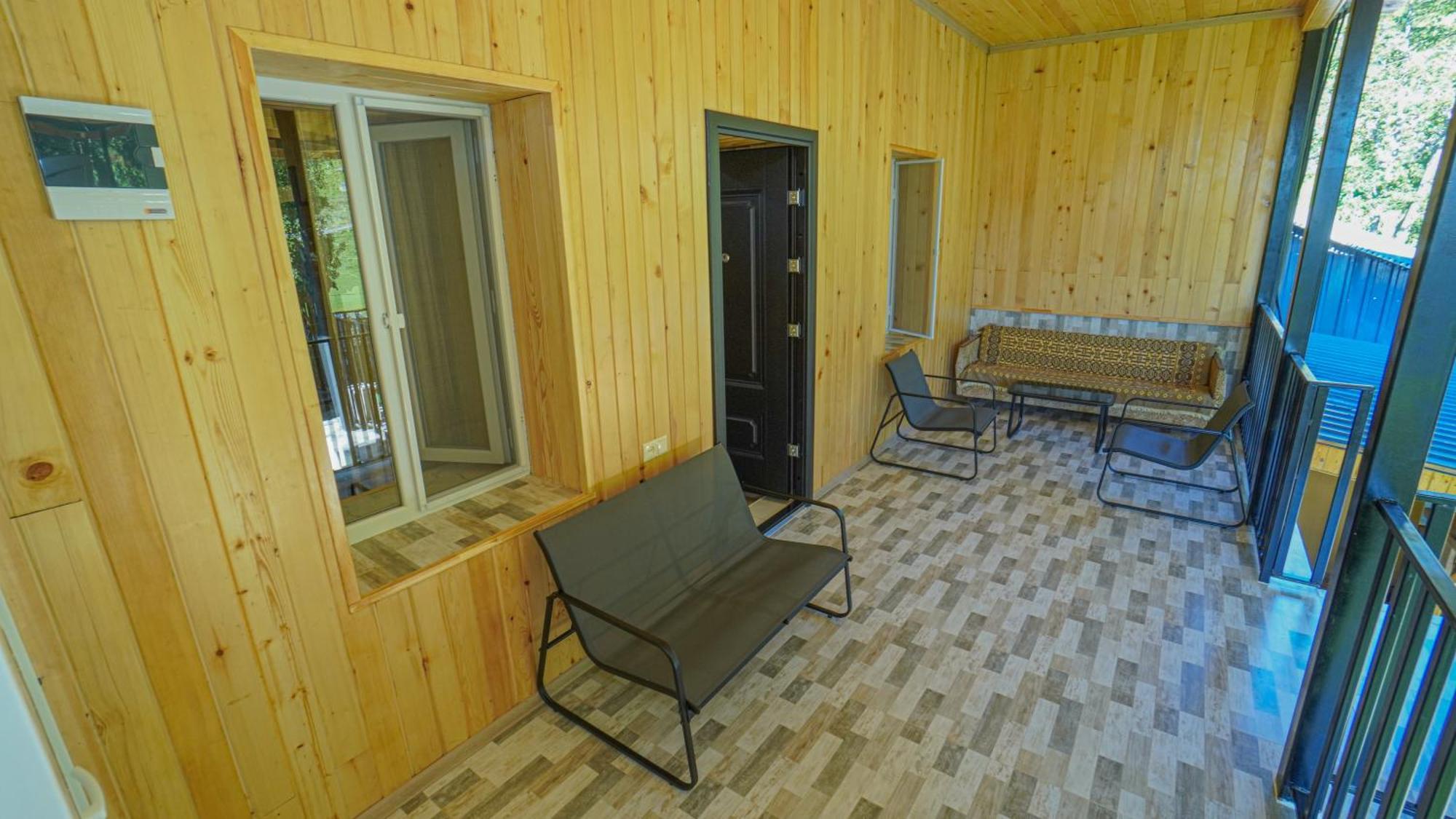 Givi Kakhiani'S Guesthouse Zhabeshi Exteriér fotografie